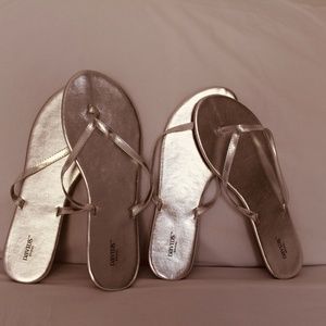 2 Pair of DAVID'S BRIDAL SILVER Metallic Flip Flop